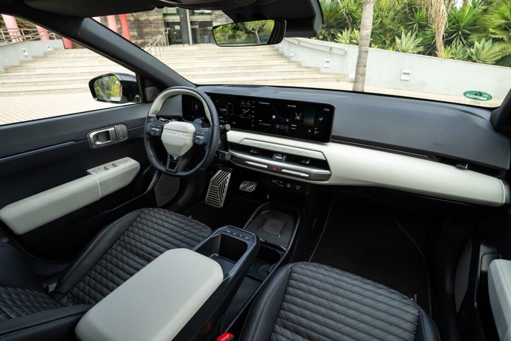 Interiör och infotainmentsystem i nya Kia EV4.